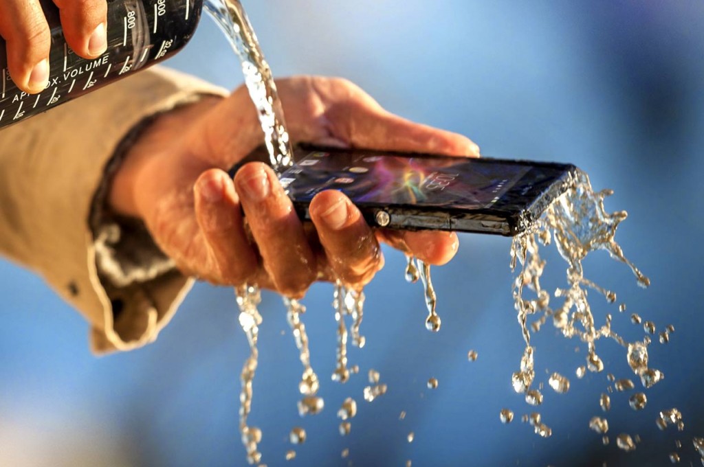 Das Sony Xperia Z ist wasserdicht hat High End Hardware sowie NFC und LTE